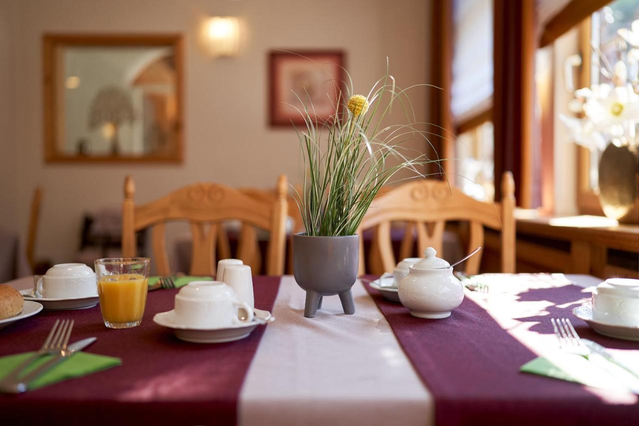 Hotel Schlossblick แวร์นิกโกโรเดอ ภายนอก รูปภาพ